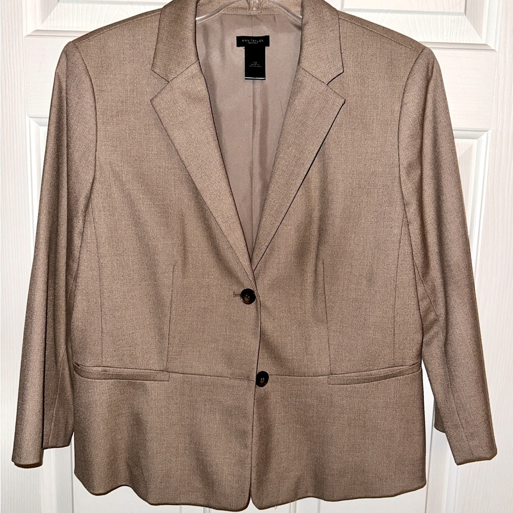 Ann Taylor Tweed looking 2Button Blazer with pockets